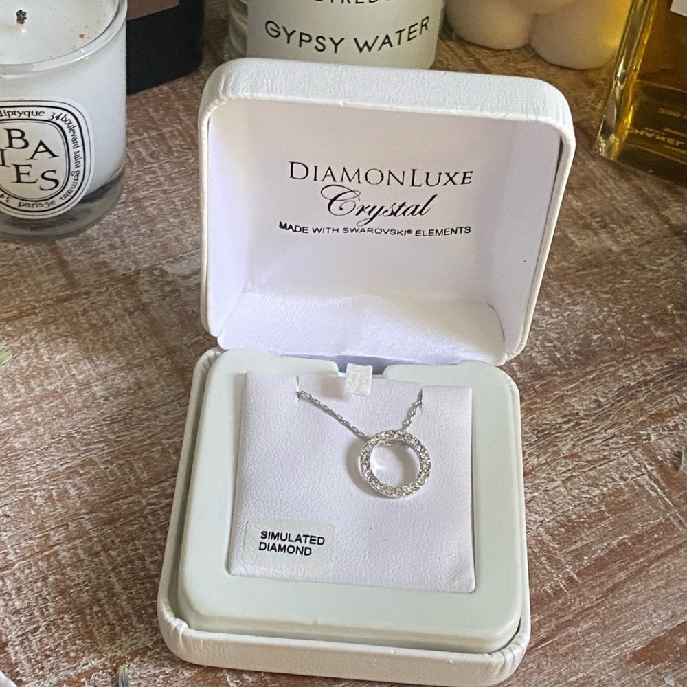 Diamonluxe Sterling Silver simulated diamonds necklace with Swarovski